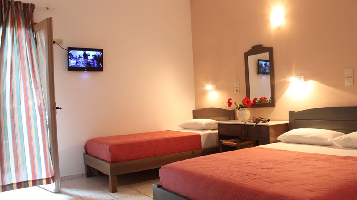 Latania Studios & Apartments